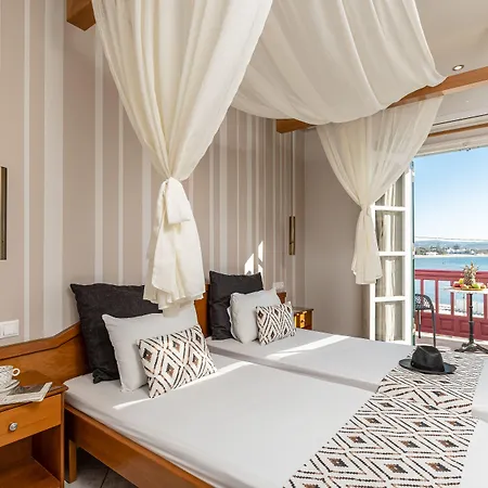 Hotel Palatia Naxos City