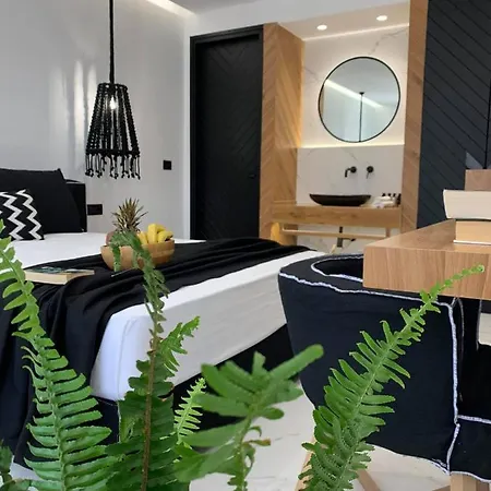 Palatia * Naxos City