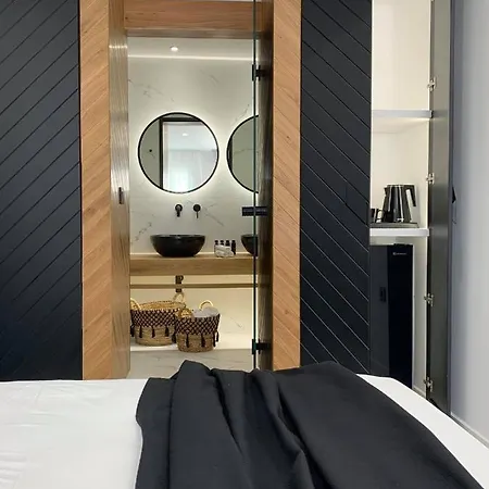 帕拉迪亚酒店 * Naxos City